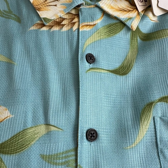 Quicksilver Edition Hawaiian Shirt - Picture 3 of 3